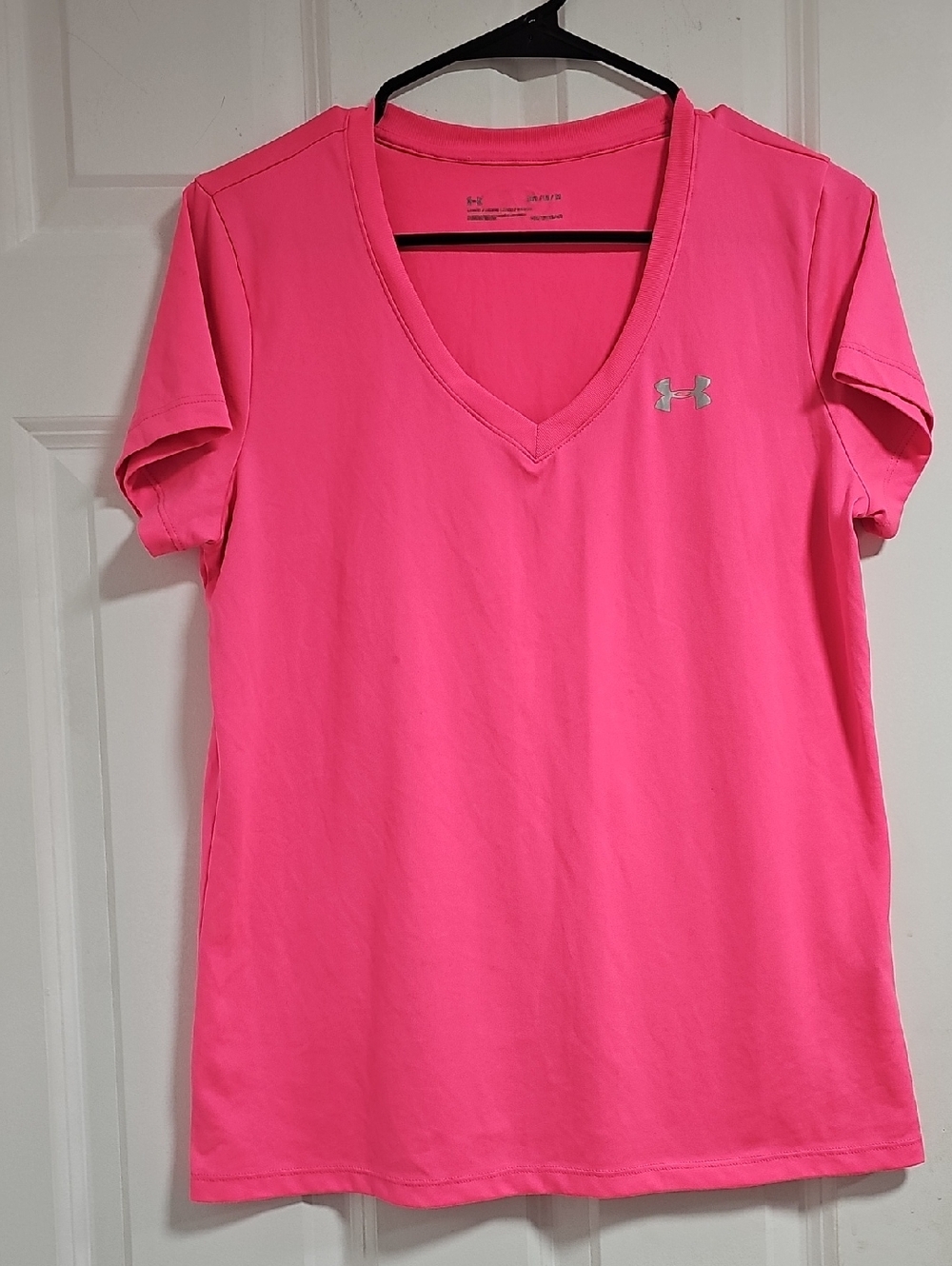 Under Armour Women's Hot Pink V-Neck Short Sleeve Tee